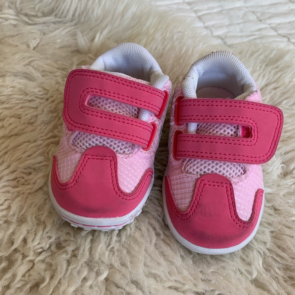 Tiny baby nike shoes